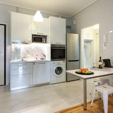 Walk To Acropolis From Luxury Near Metro