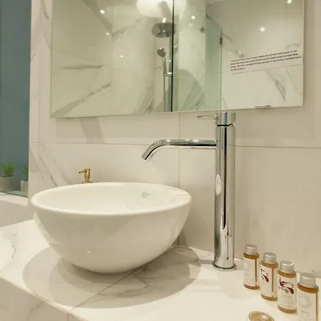 Apartment Walk To Acropolis From Luxury Near Metro