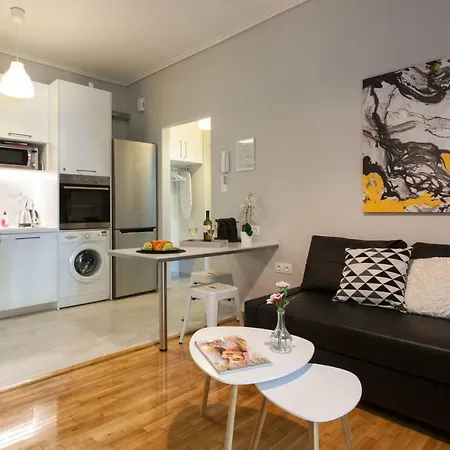 Walk To Acropolis From Luxury Near Metro Apartment *